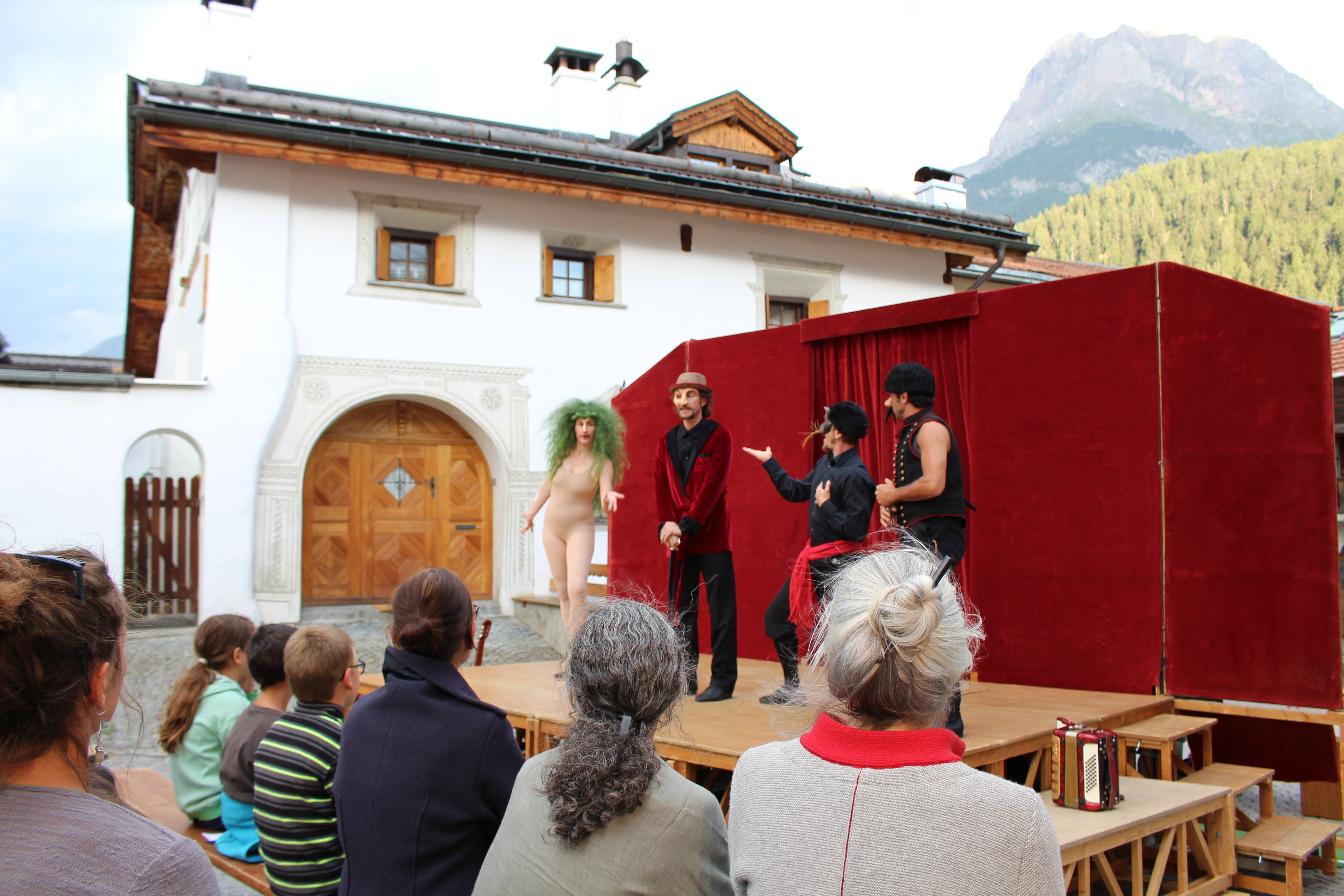 Commedia in Scuol