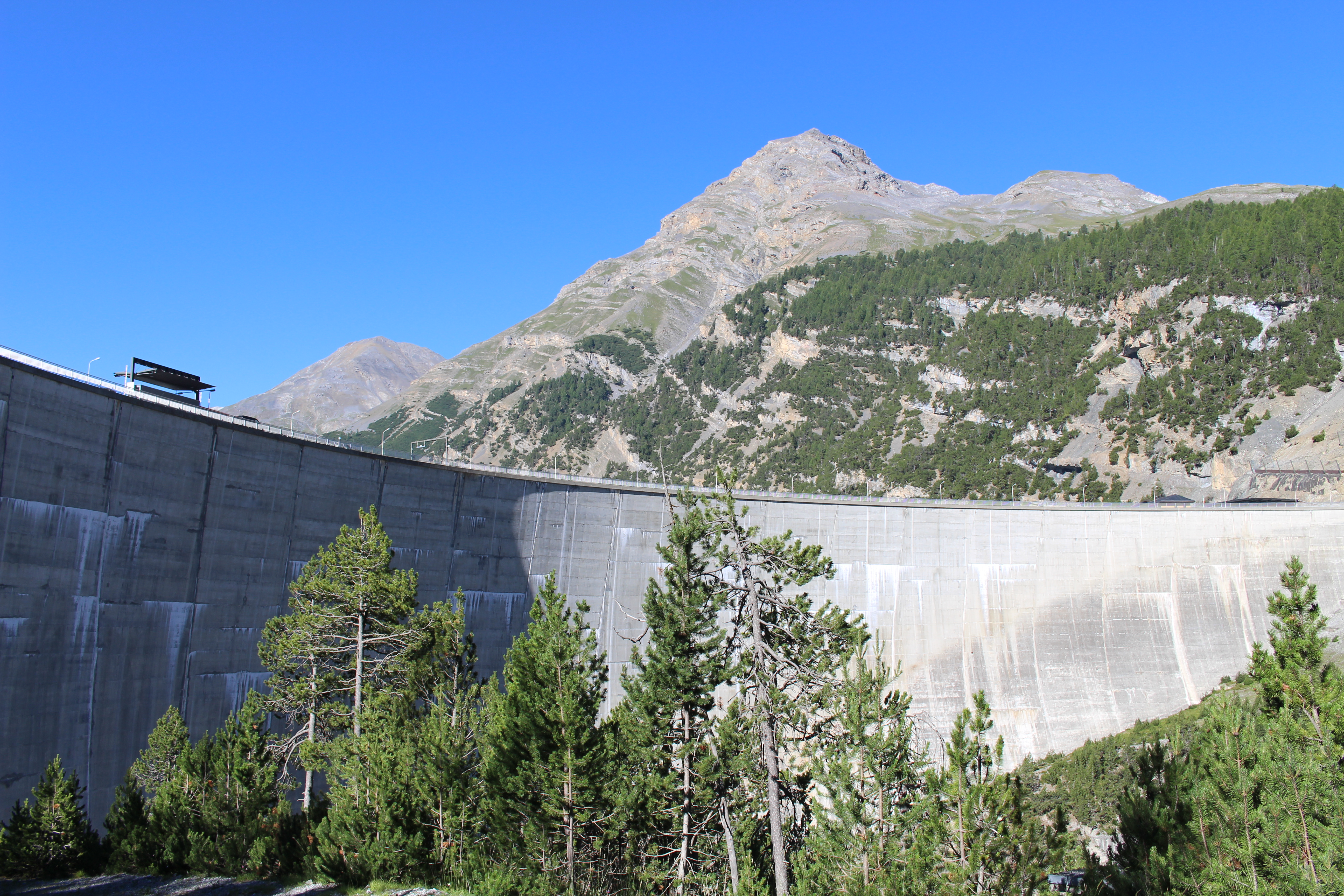 Staumauer Punt dal Gall und Inkasso