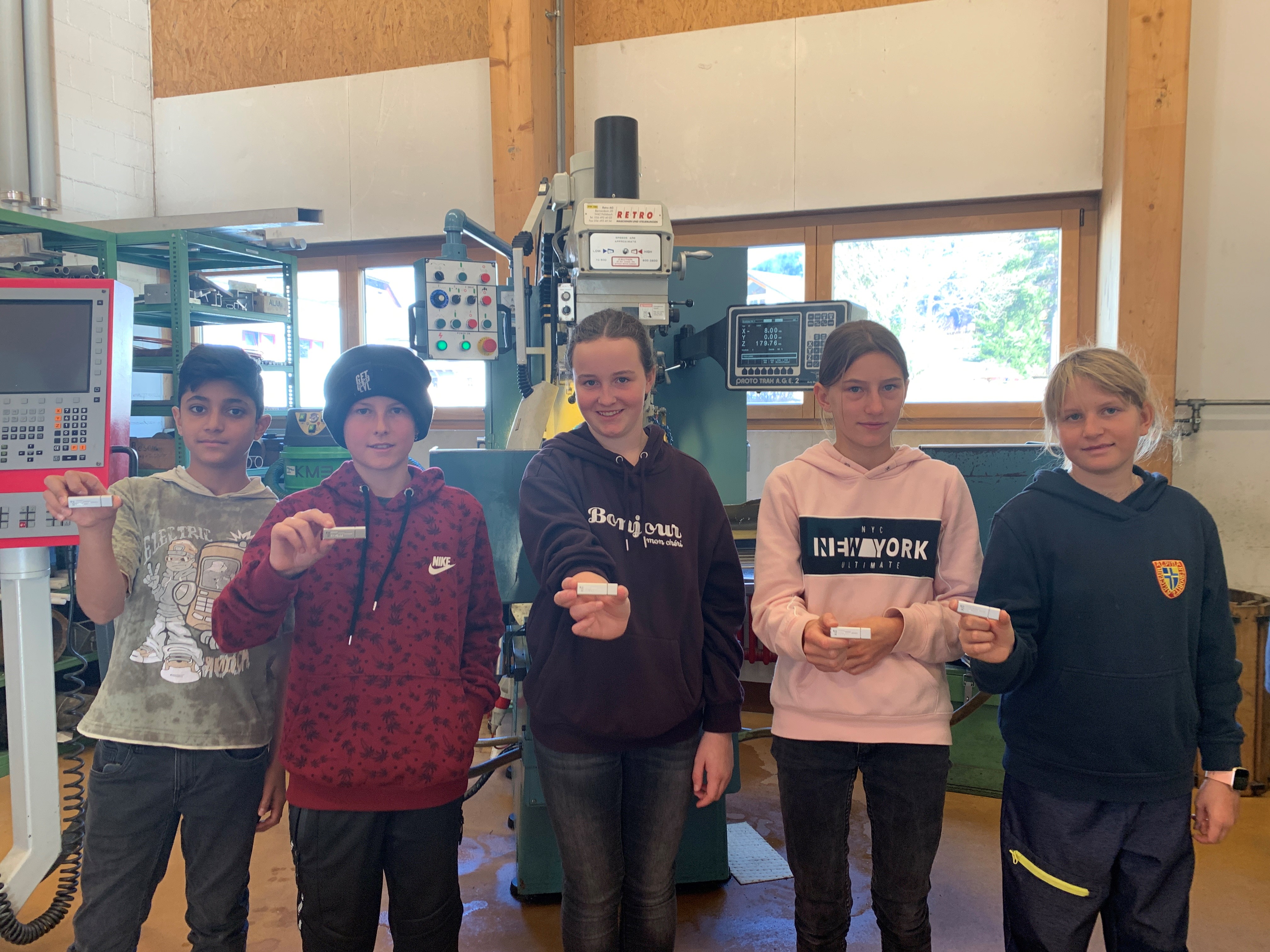 Schüler/innen in der EKW-Werkstatt Schüler/innen in der EKW-Werkstatt