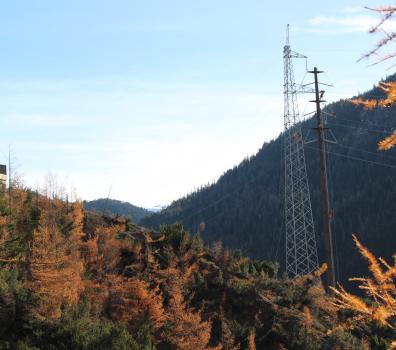 Notmast wird durch neuen Gittermast ersetzt