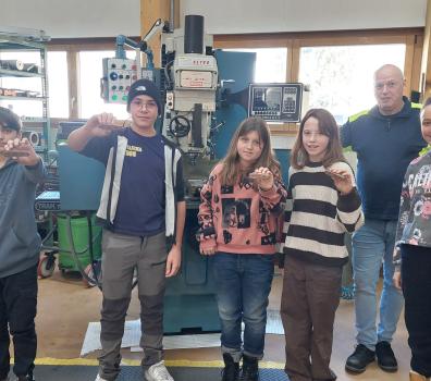 Gravur EKW-Logo auf Taschenmesser