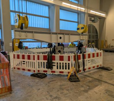 ROKS_Ausbau des 60 Tonnen schweren Rotors im Kraftwerk Ova Spin